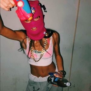 Meet your Posher, Stav